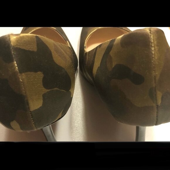 Satin Finished GUESS Camouflage Pumps  - Sz 8.5 - Picture 7 of 11
